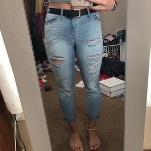 Ripped Light Wash Jeans sz 27 (belt not included)